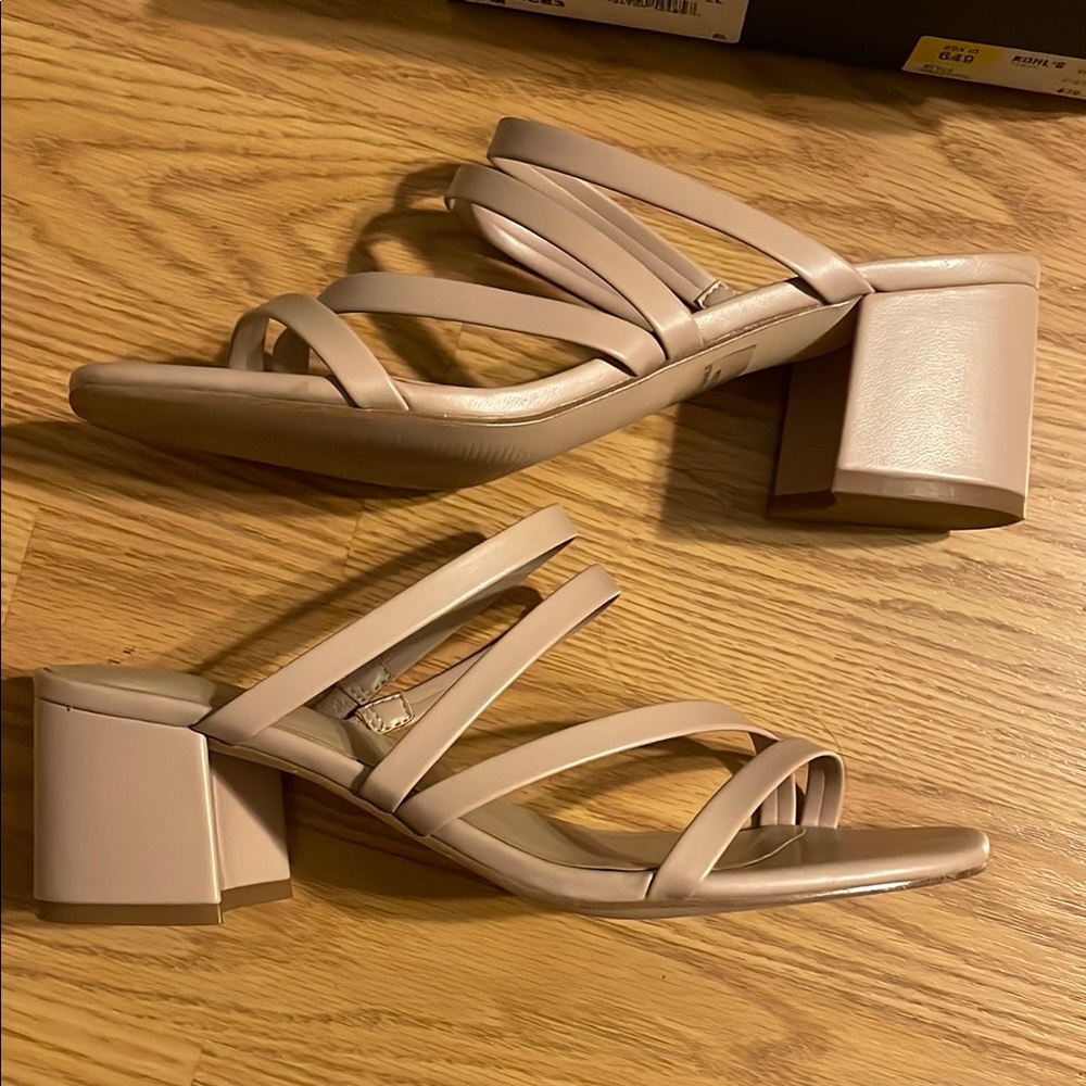 Nine West Cream Sandals Minimalist Design Low Heel